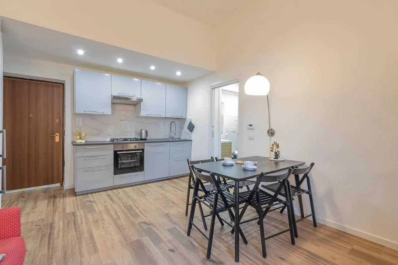 Renovated Apartment Near Loreto Padova 78 Milan Italy